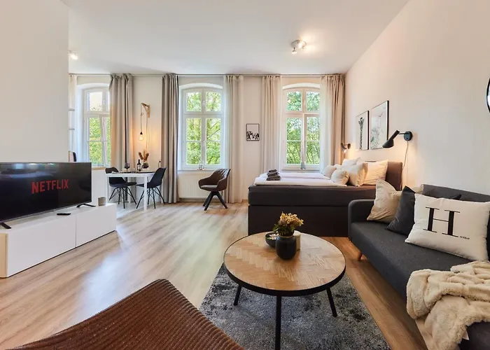Studio3 Zentral Und Ruhig Mit Parkplatz, 5 Min Z Bali-T Und Gop, Boxspringbett