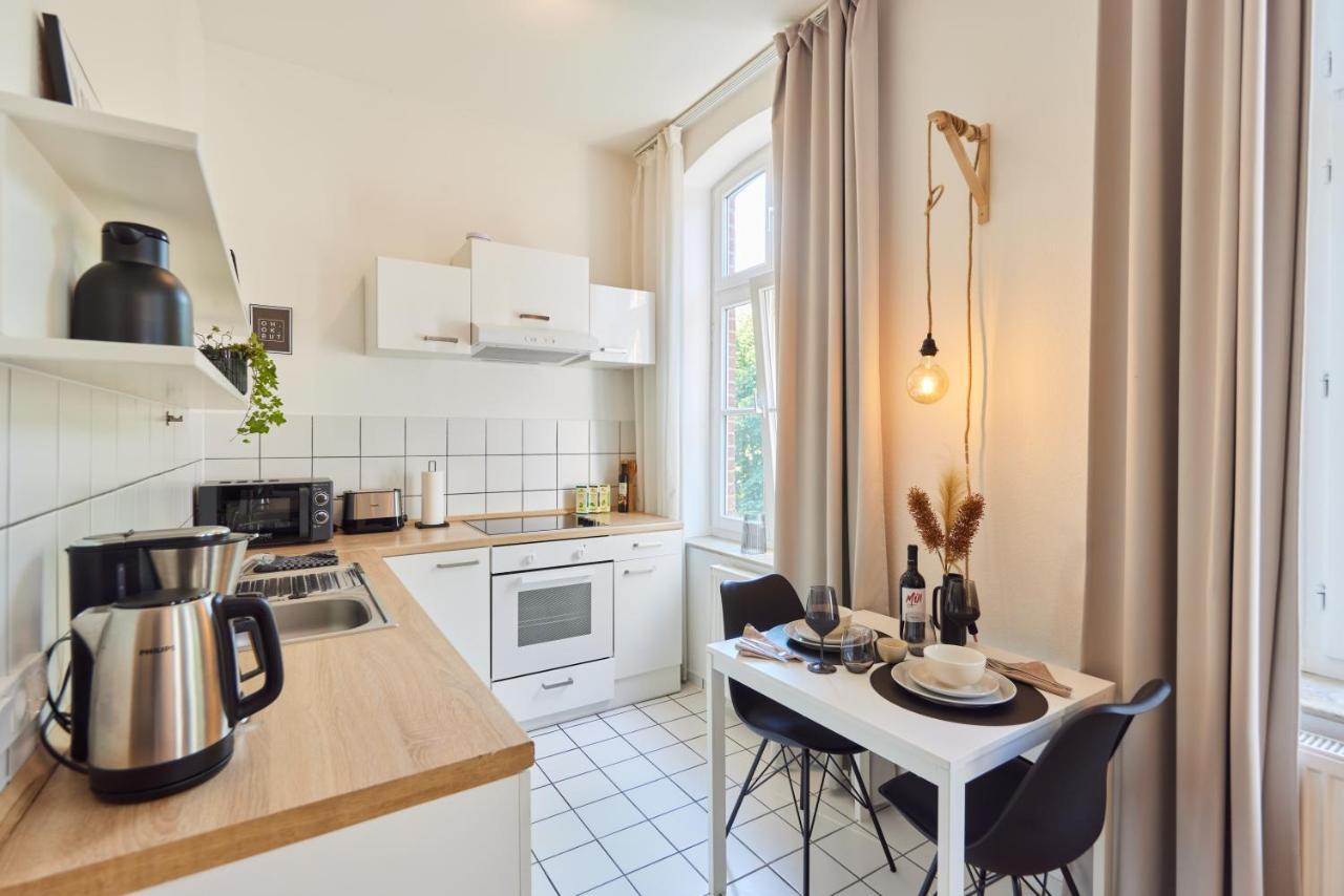 Studio3 Zentral Und Ruhig Mit Parkplatz, 5 Min Z Bali-t Und Gop, Boxspringbett Apartment Bad Oeynhausen