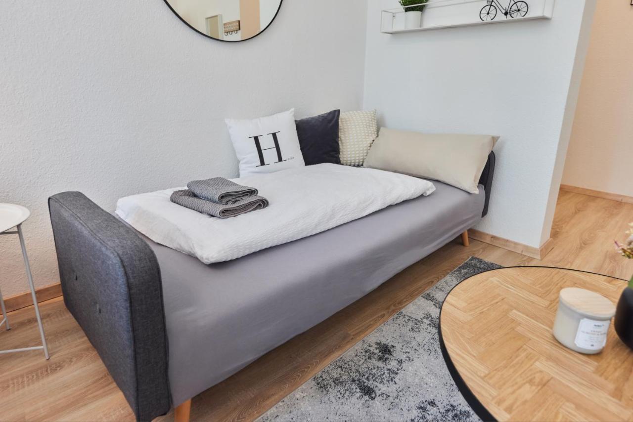 Apartment Studio3 Zentral Und Ruhig Mit Parkplatz, 5 Min Z Bali-t Und Gop, Boxspringbett