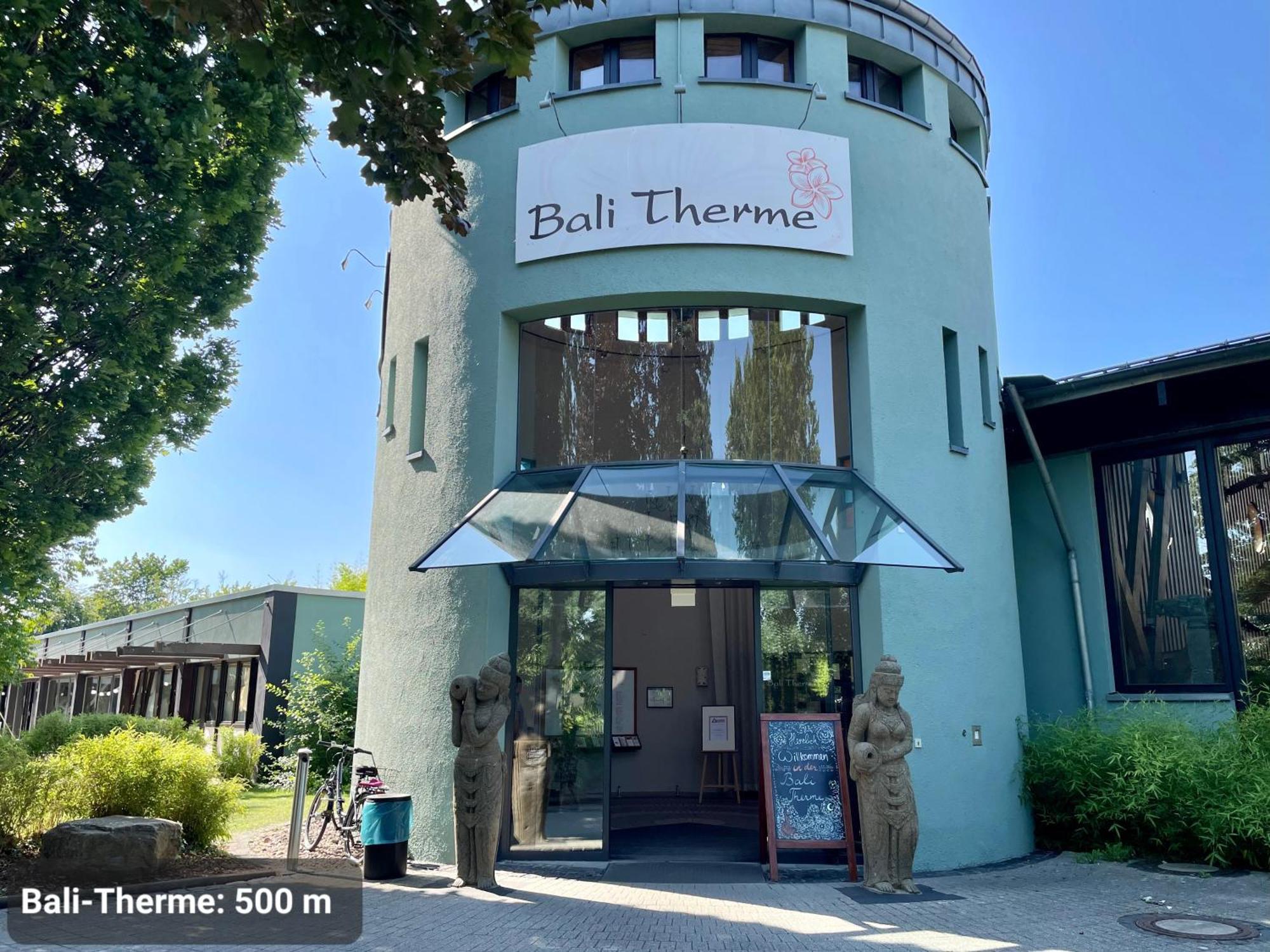 Studio3 Zentral Und Ruhig Mit Parkplatz, 5 Min Z Bali-t Und Gop, Boxspringbett Apartment Bad Oeynhausen
